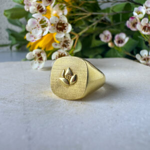 טבעת זהב חותם לוטוס יהלום