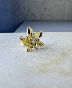 עגיל פרח גולי